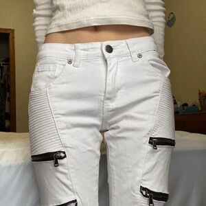 y2k scene white skinny jeans with zippers+details on the legs